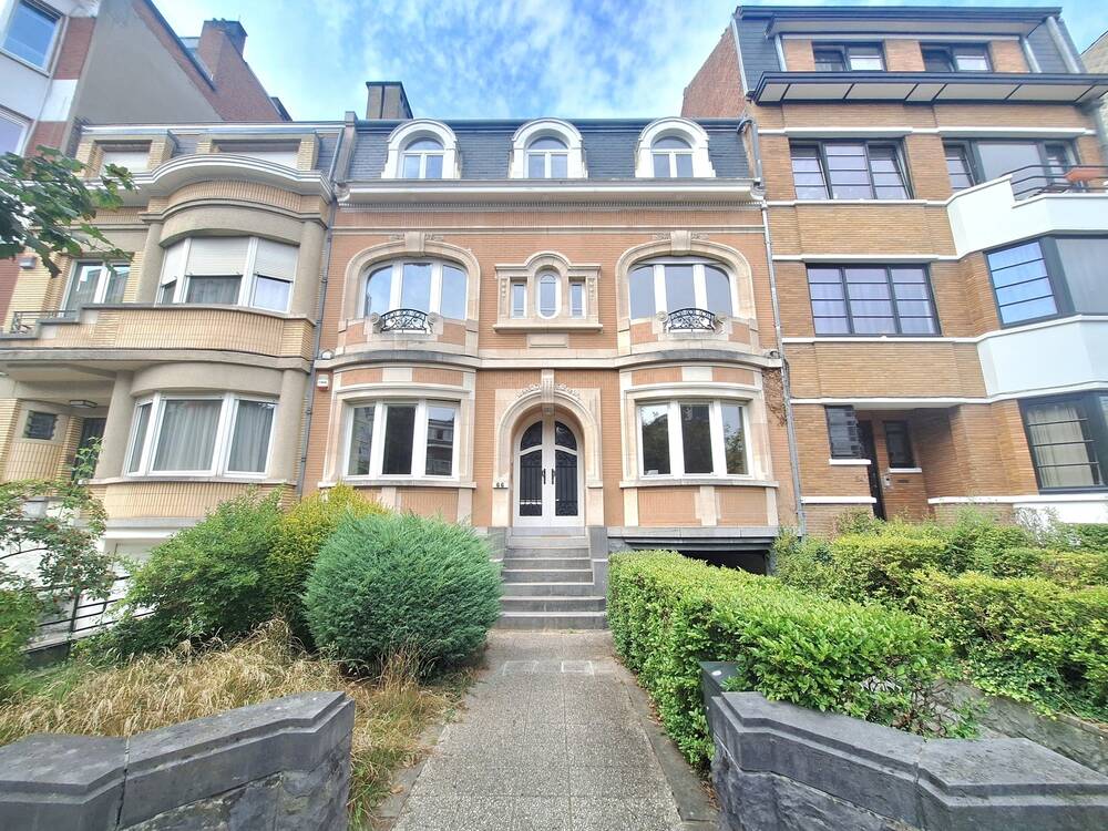 Maison à louer à Woluwe-Saint-Lambert 1200 4200.00€ 6 chambres 360.00m² - annonce 563096