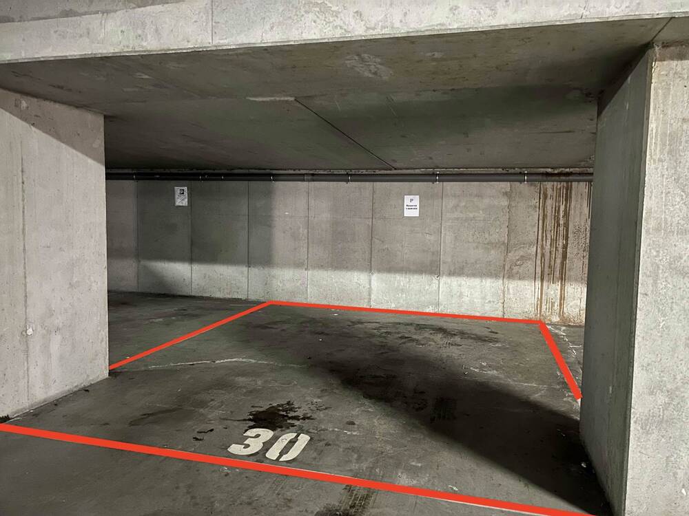 Parking te in Sint-Lambrechts-Woluwe 1200 25000.00€ slaapkamers m² - Zoekertje 563219
