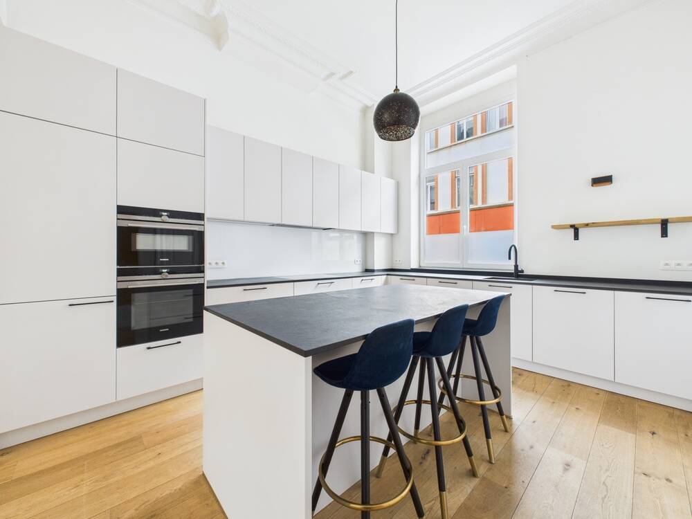Huis te in Etterbeek 1040 4000.00€ 5 slaapkamers 230.00m² - Zoekertje 563493