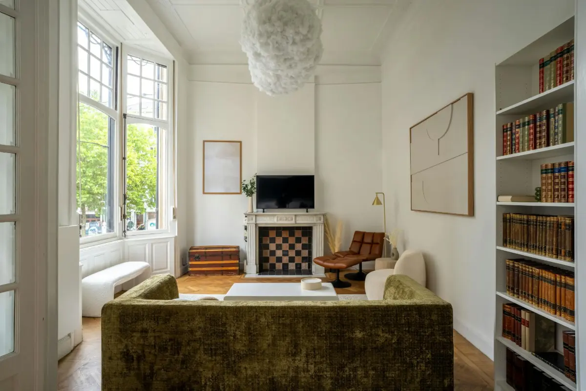 Mixgebouw te  huur in Brussel 1000 3200.00€  slaapkamers m² - Zoekertje 563752