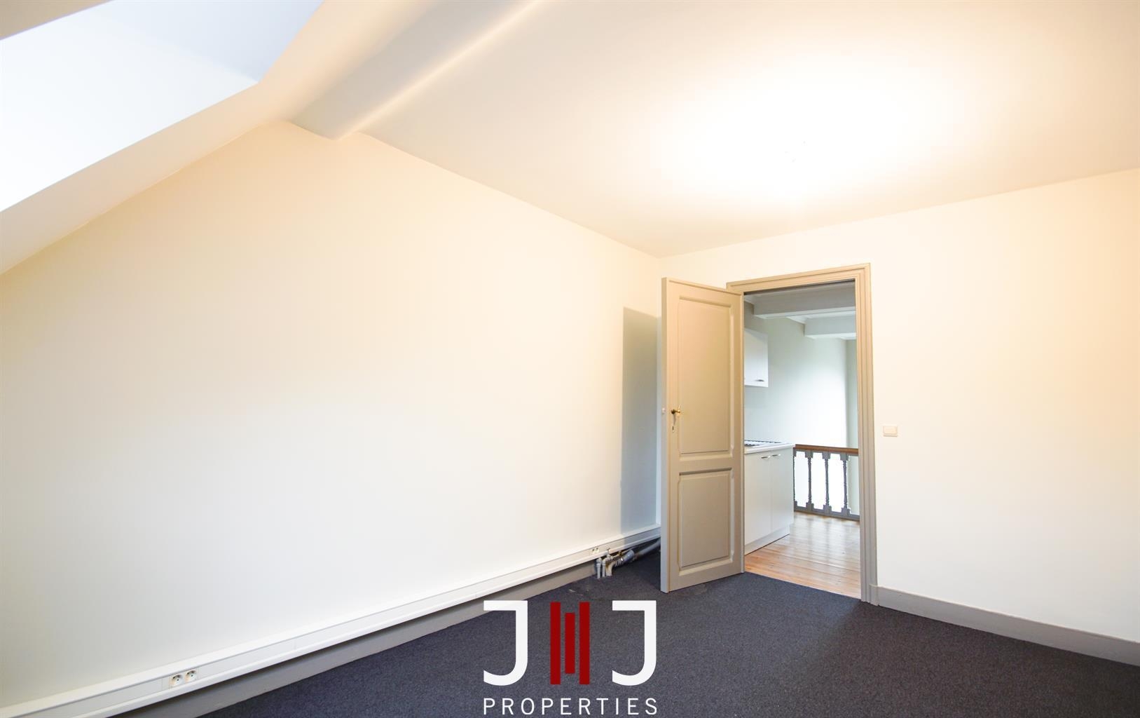 Commerce à louer à Woluwe-Saint-Pierre 1150 300.00€ chambres 149.00m² - annonce 564336