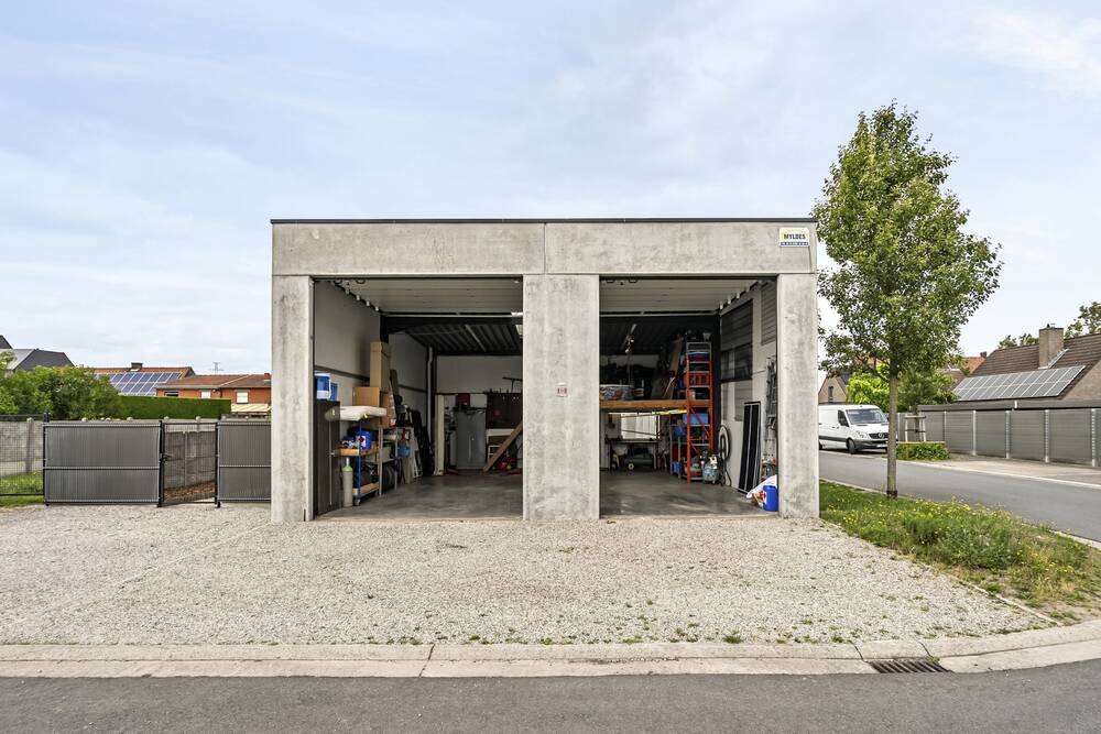 Commerce à vendre à Deerlijk 8540 495000.00€  chambres 325.00m² - annonce 564384