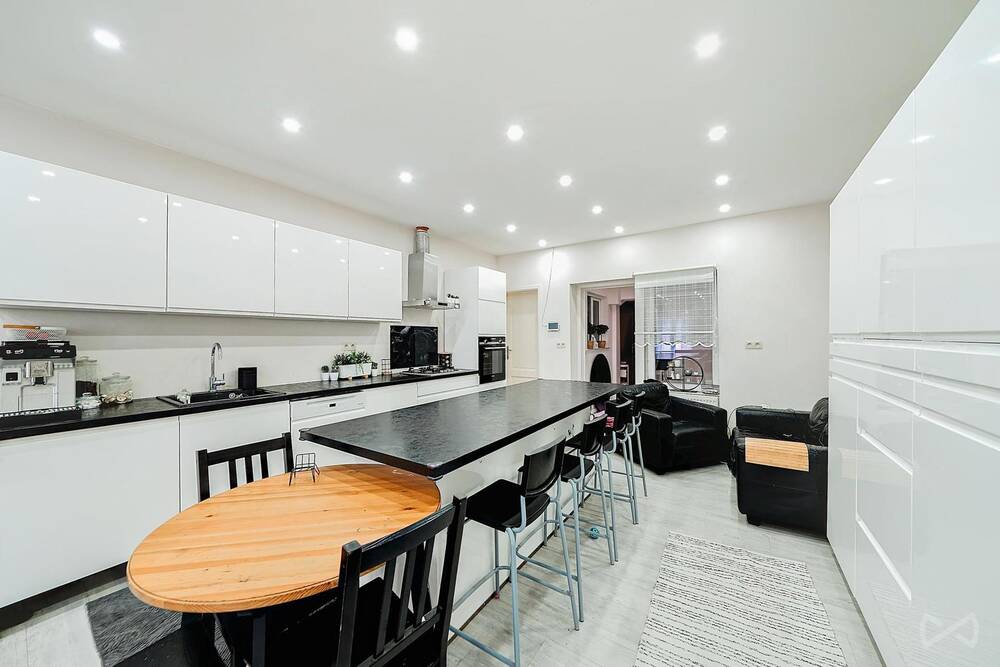 Maison à vendre à Saint-Josse-ten-Noode 1210 845000.00€ 7 chambres 356.00m² - annonce 563794
