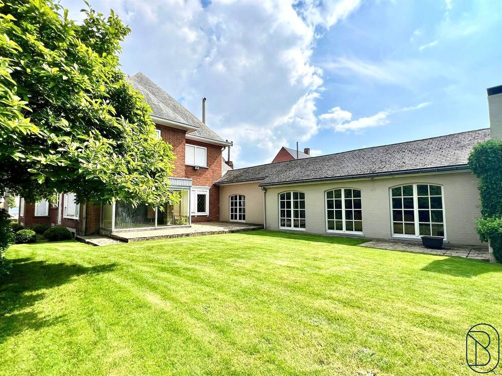 Villa te koop in Meulebeke 8760 465000.00€ 4 slaapkamers 500.00m² - Zoekertje 565384