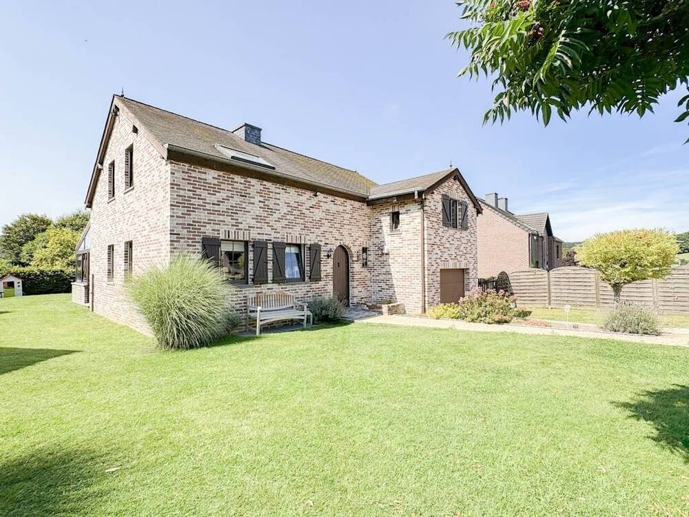 Villa te koop in Saint-Hubert 6870 390000.00€ 4 slaapkamers 162.00m² - Zoekertje 565935