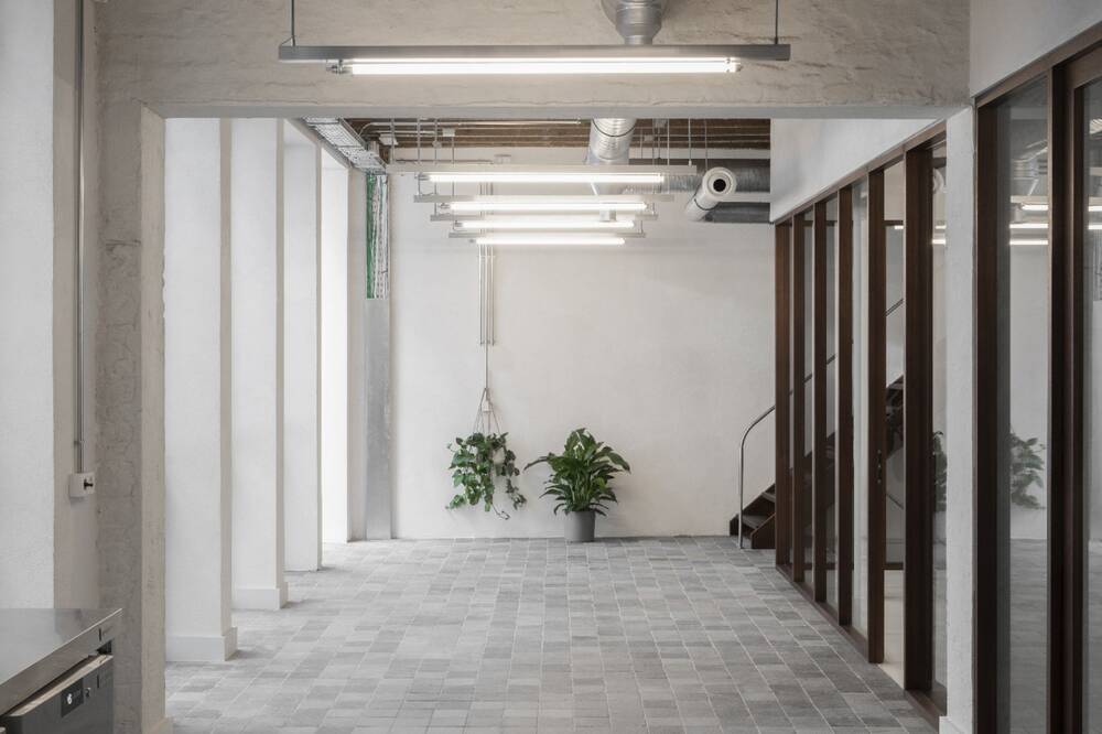 Commerce à à Forest 1190 450.00€ chambres 45.00m² - annonce 566746