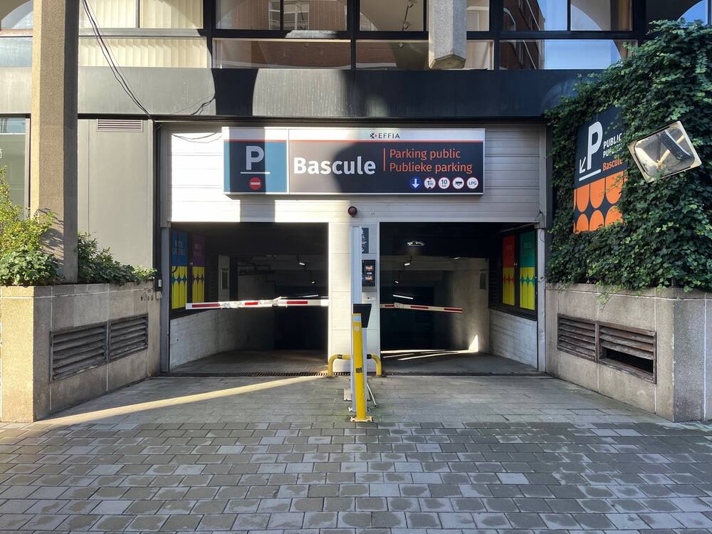 Parking te  koop in Elsene 1050 28000.00€  slaapkamers m² - Zoekertje 566666