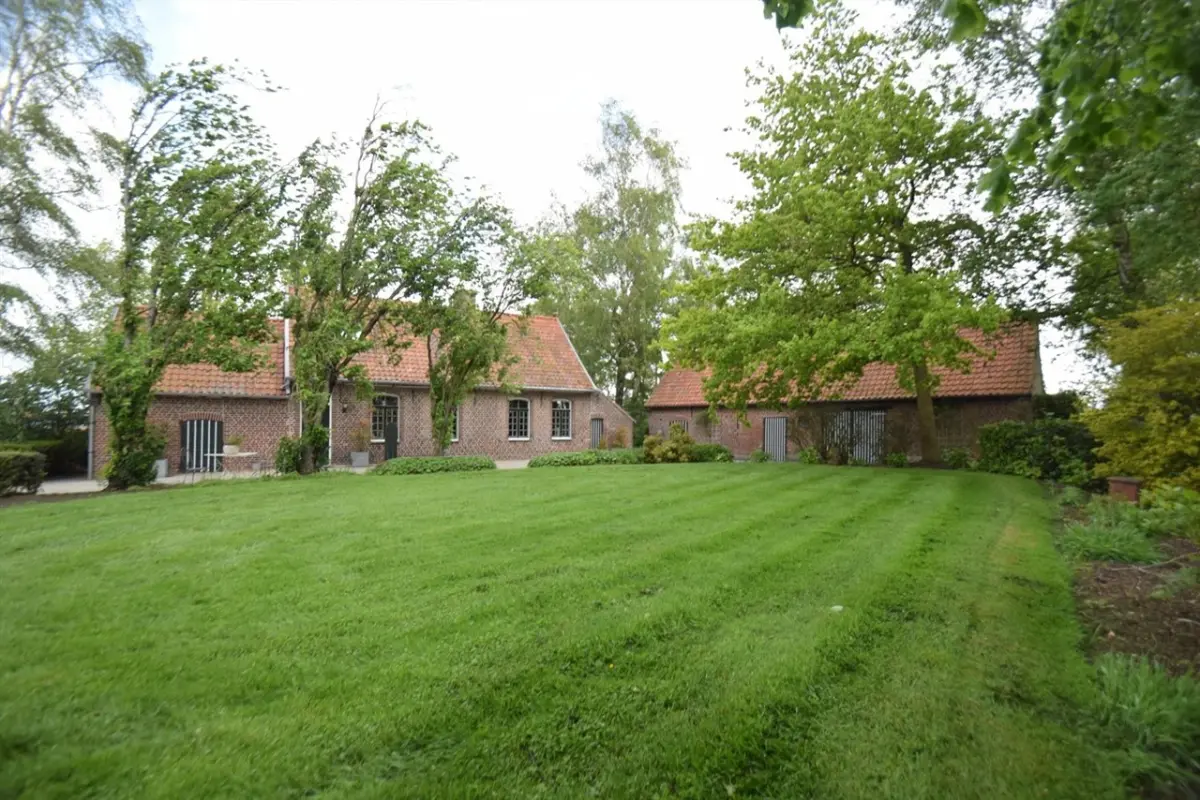 Ferme à louer à Ardooie 8850 1295.00€ 4 chambres 231.00m² - annonce 566524