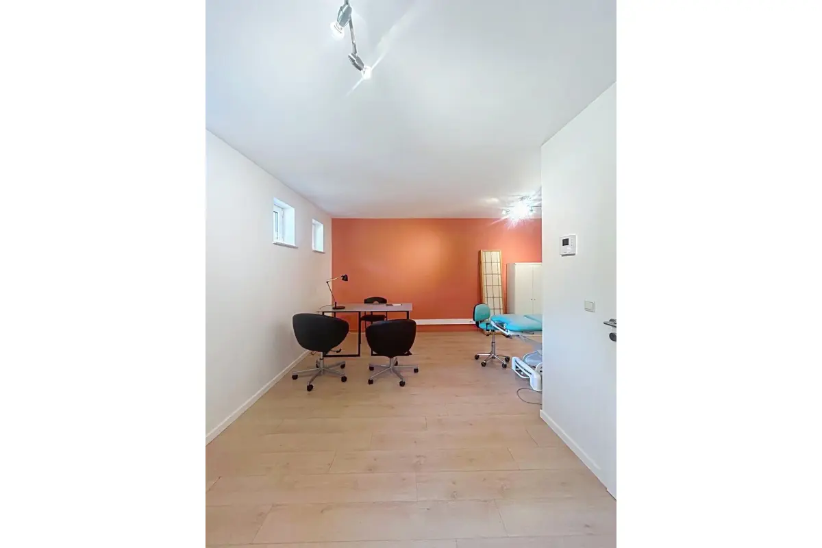 Handelszaak te  in Ukkel 1180 900.00€  slaapkamers 28.00m² - Zoekertje 567442