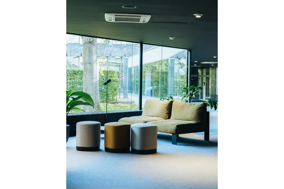 Handelszaak te  huur in Watermaal-Bosvoorde 1170 87479.00€  slaapkamers 6175.00m² - Zoekertje 569260