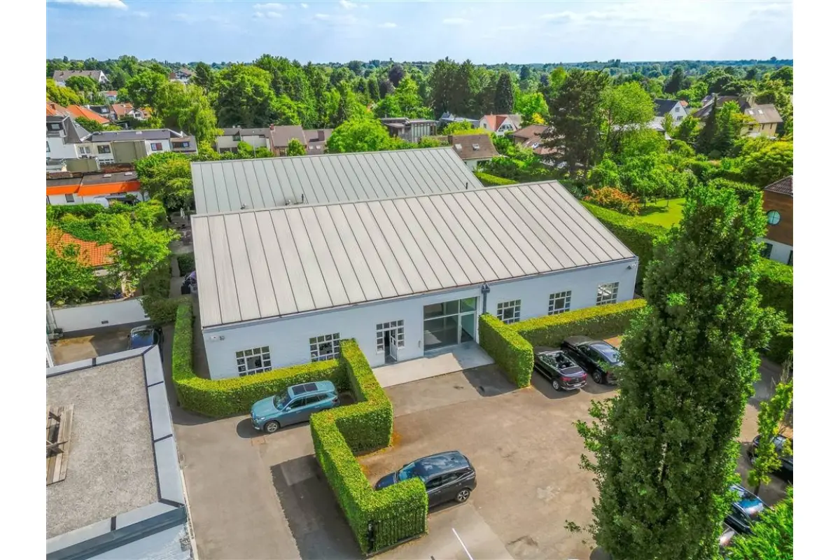 Handelszaak te  in Sint-Genesius-Rode 1640 5375.00€  slaapkamers 430.00m² - Zoekertje 570833