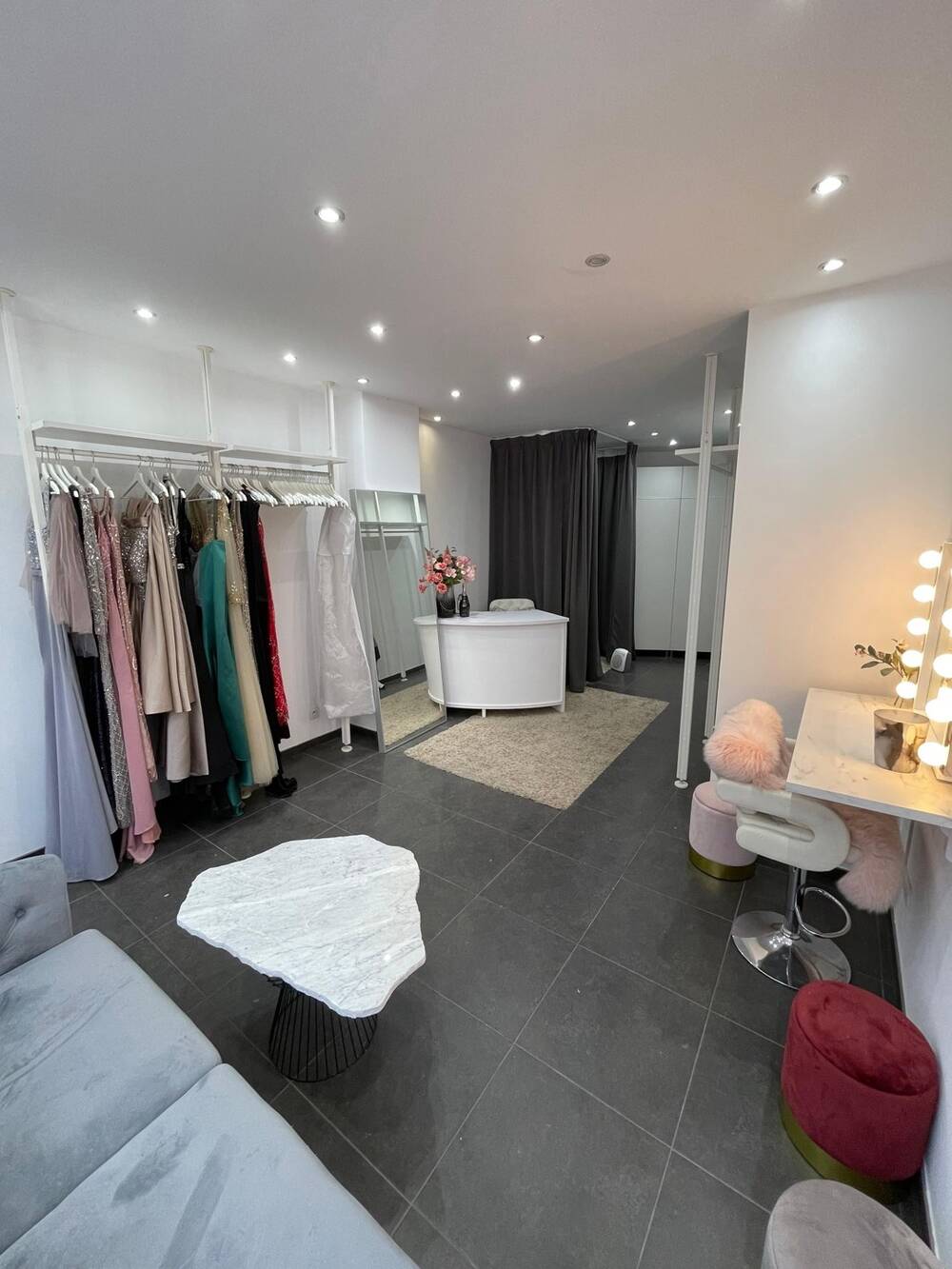 Handelszaak te  huur in Sint-Gillis 1060 895.00€  slaapkamers 38.00m² - Zoekertje 570993