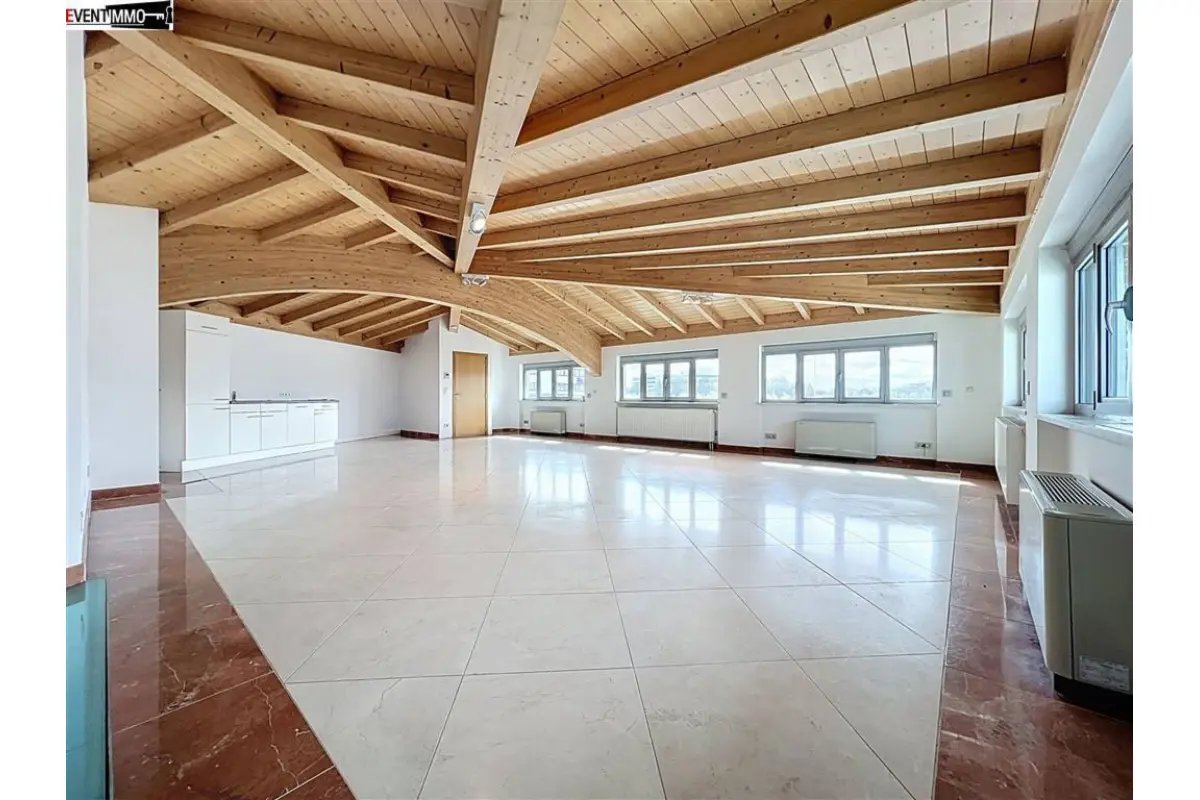 Commerce à  à Haren 1130 1500.00€  chambres 150.00m² - annonce 571286