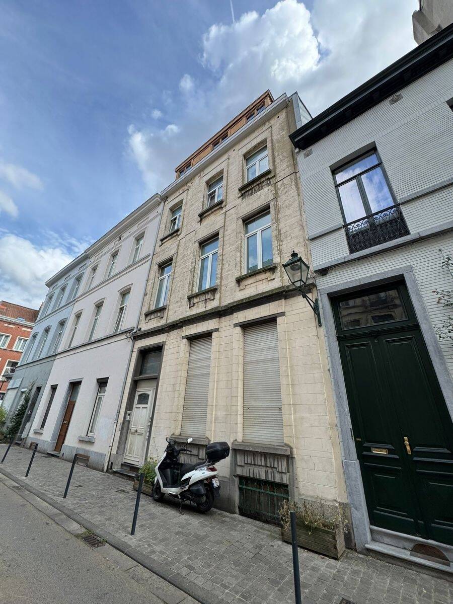 Appartement te koop in Sint-Gillis 1060 345000.00€ 3 slaapkamers 150.00m² - Zoekertje 571794