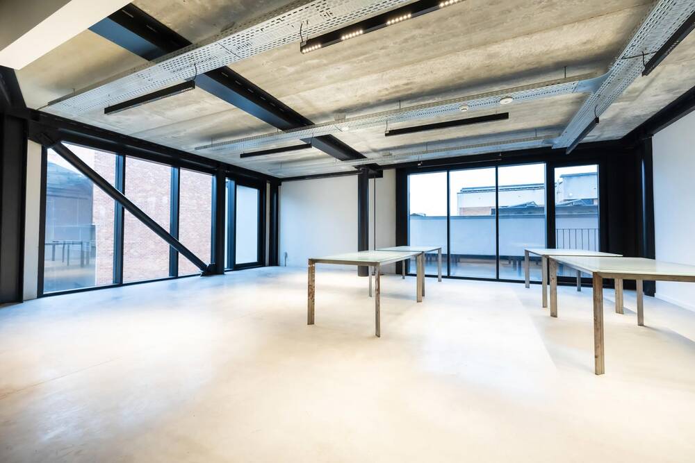 Commerce à louer à Forest 1190 2520.00€  chambres 167.00m² - annonce 573681