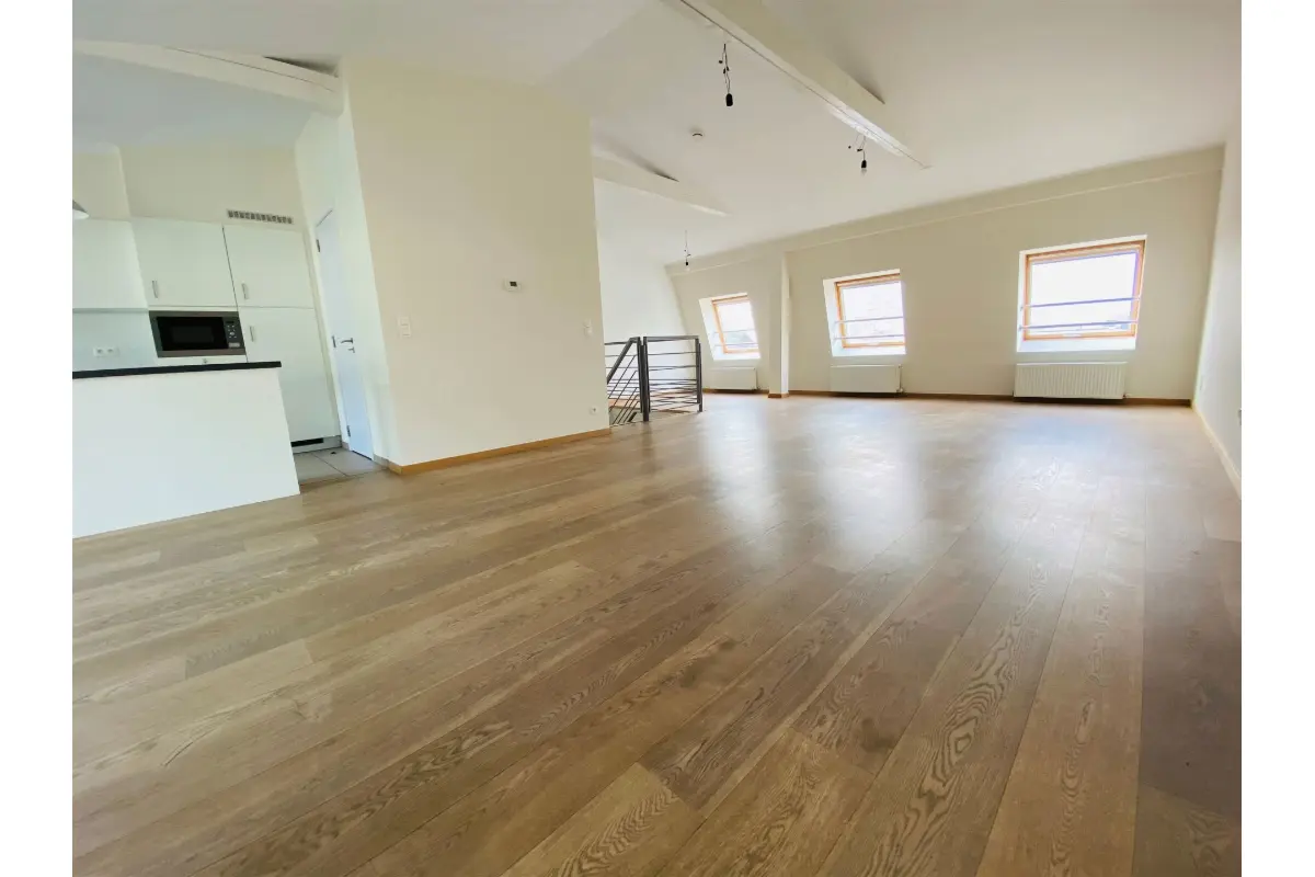 Triplex à louer à Bruxelles 1000 1735.00€ 3 chambres 175.00m² - annonce 574175