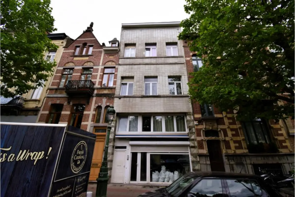 Appartementsgebouw te  koop in Sint-Jans-Molenbeek 1080 620000.00€ 6 slaapkamers 300.00m² - Zoekertje 573180