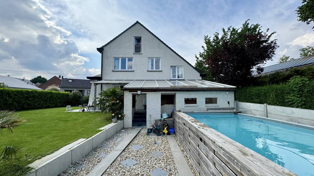 Huis te  in Beersel 1650 2350.00€ 5 slaapkamers 215.00m² - Zoekertje 574099