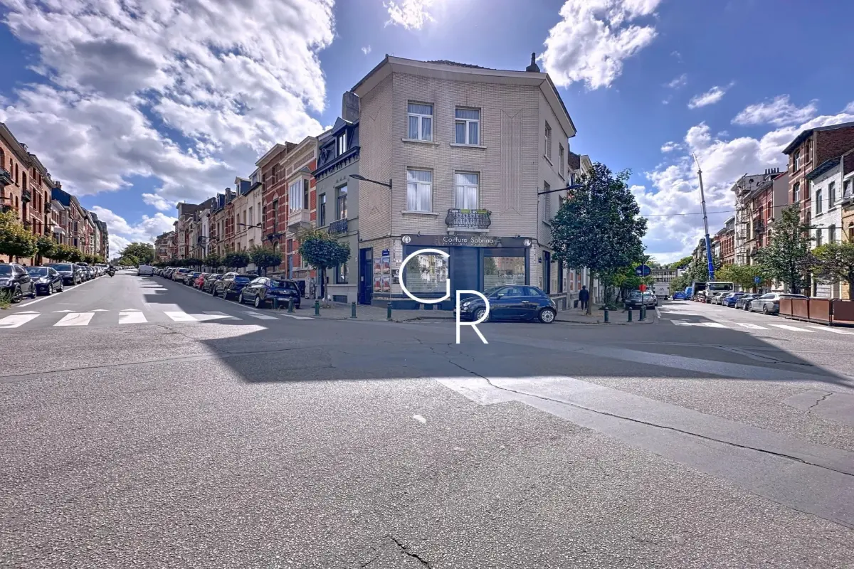 Appartementsgebouw te  koop in Elsene 1050 685000.00€  slaapkamers 210.00m² - Zoekertje 575158