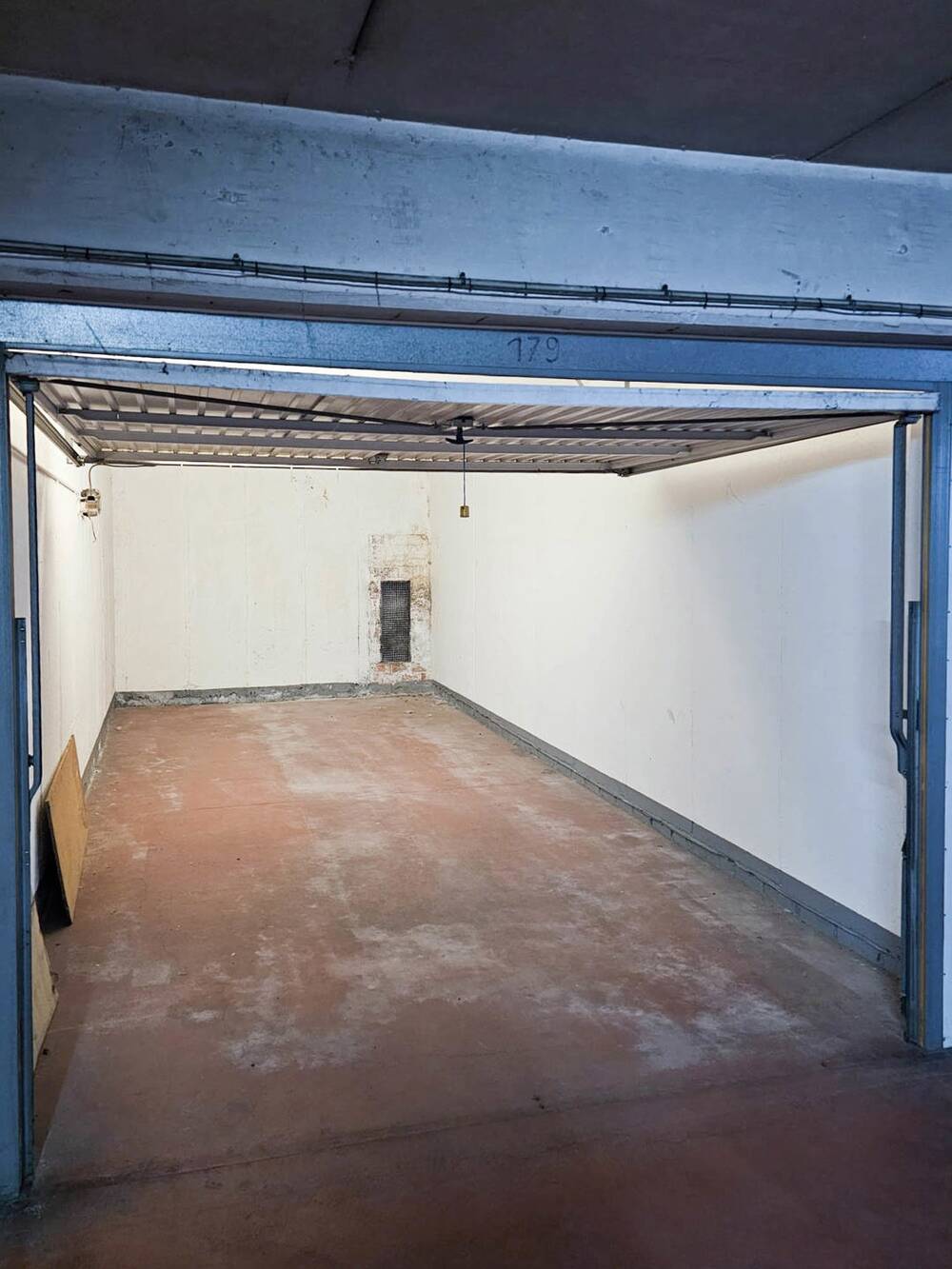Parking & garage te  koop in Jette 1090 25000.00€  slaapkamers m² - Zoekertje 575014