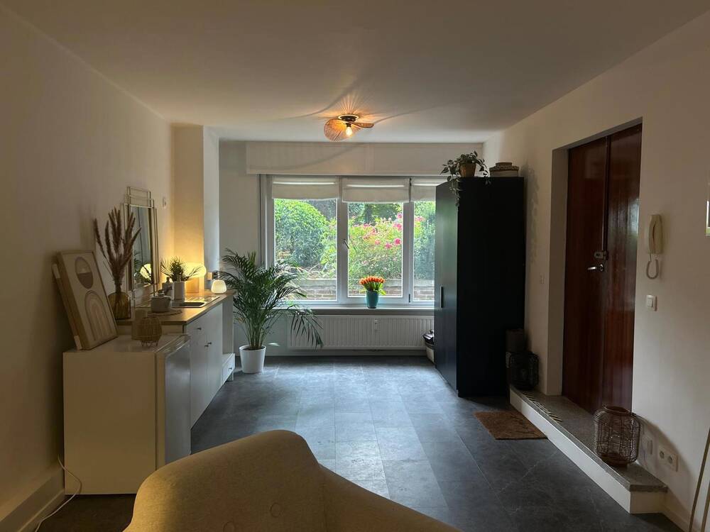 Handelszaak te  huur in Vorst 1190 600.00€  slaapkamers 30.00m² - Zoekertje 575164