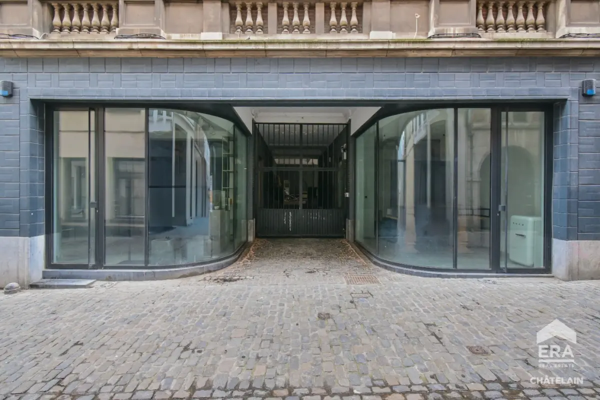 Handelszaak te  koop in Brussel 1000 410000.00€ 0 slaapkamers 147.00m² - Zoekertje 576442