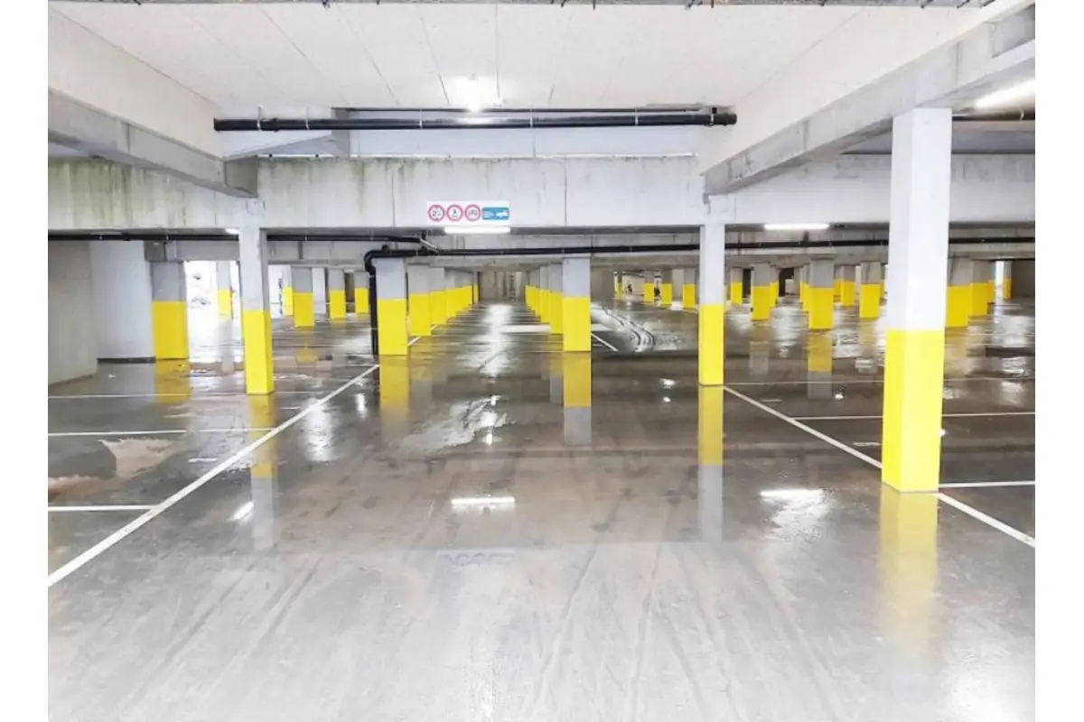 Parking te  koop in Anderlecht 1070 110000.00€  slaapkamers m² - Zoekertje 577258