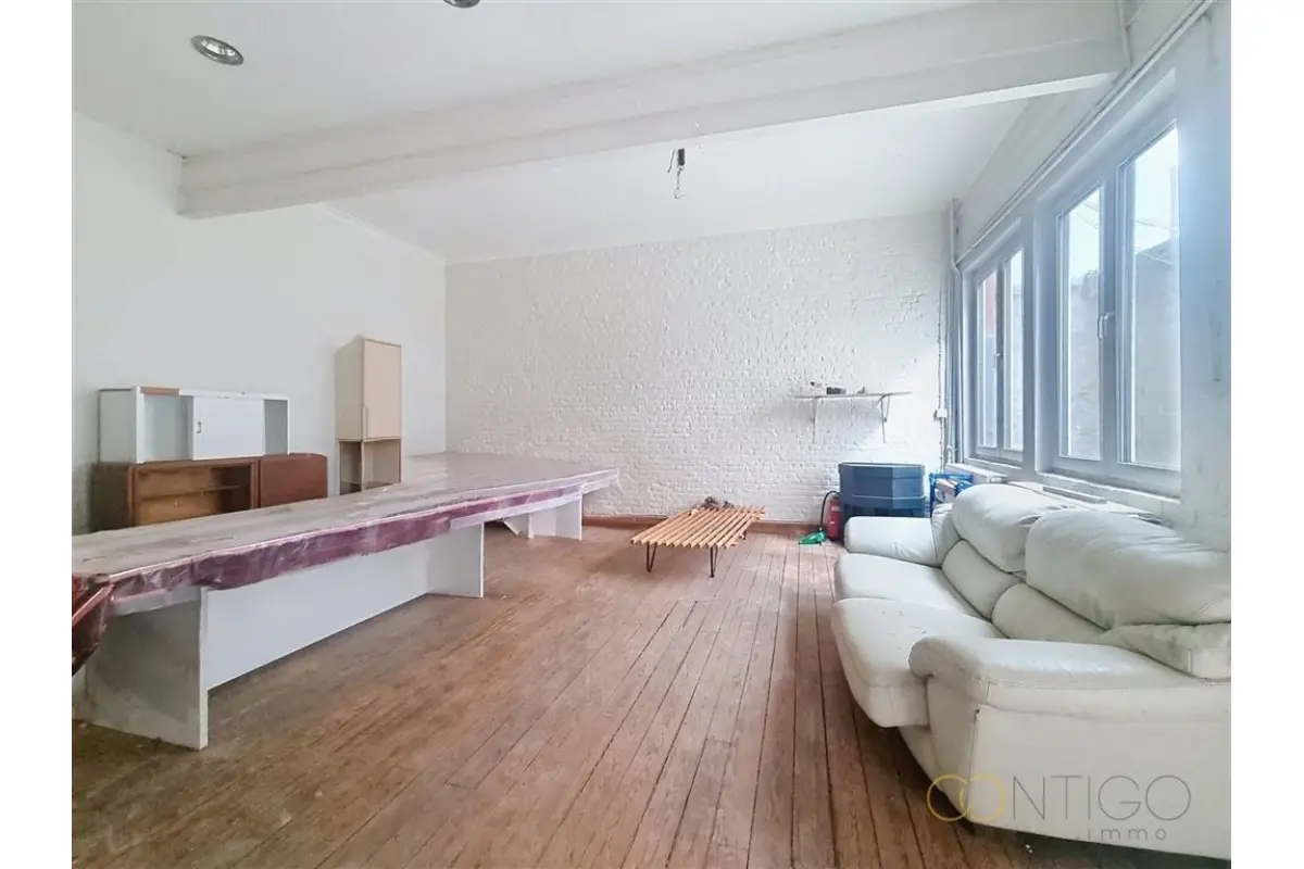 Commerce à louer à Saint-Josse-ten-Noode 1210 2100.00€ 4 chambres 213.00m² - annonce 576946