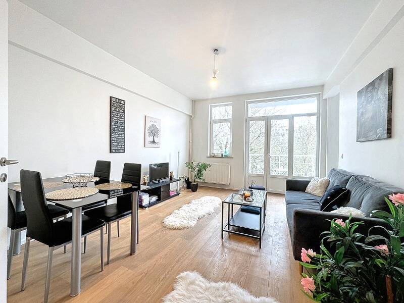 Appartement à  à Forest 1190 900.00€ 1 chambres 49.00m² - annonce 577791
