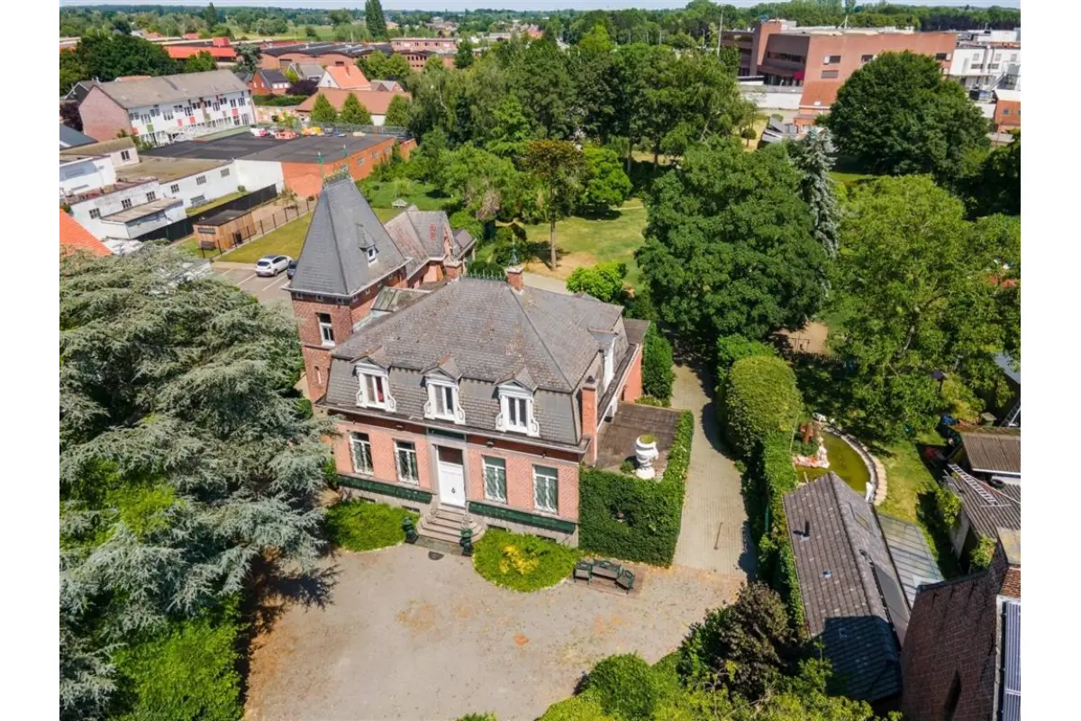 Château à vendre à Koningshooikt 2500 970000.00€ 6 chambres 390.00m² - annonce 578003