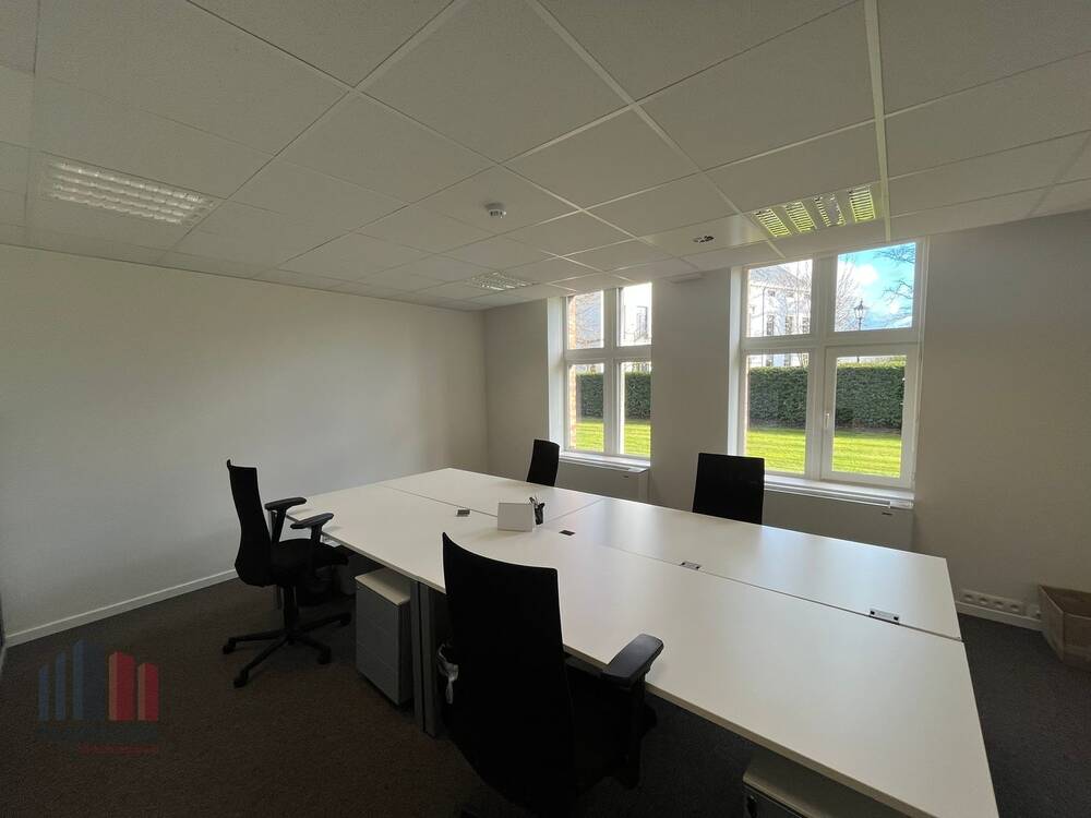 Handelszaak te  huur in Merelbeke 9820 795.00€  slaapkamers 18.00m² - Zoekertje 578190