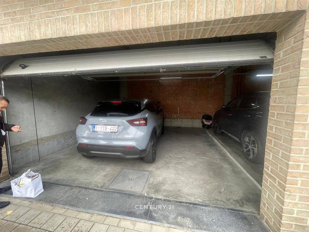 Parking / garage à louer à Neder-Over-Heembeek 1120 150.00€  chambres m² - annonce 578371