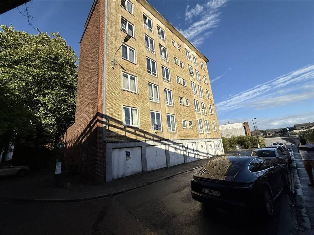 Parking & garage te  huur in Charleroi 6000 75.00€  slaapkamers m² - Zoekertje 578244