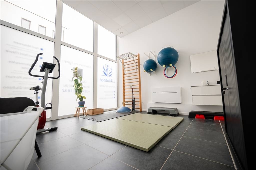 Handelszaak te  huur in Farciennes 6240 500.00€  slaapkamers m² - Zoekertje 578308