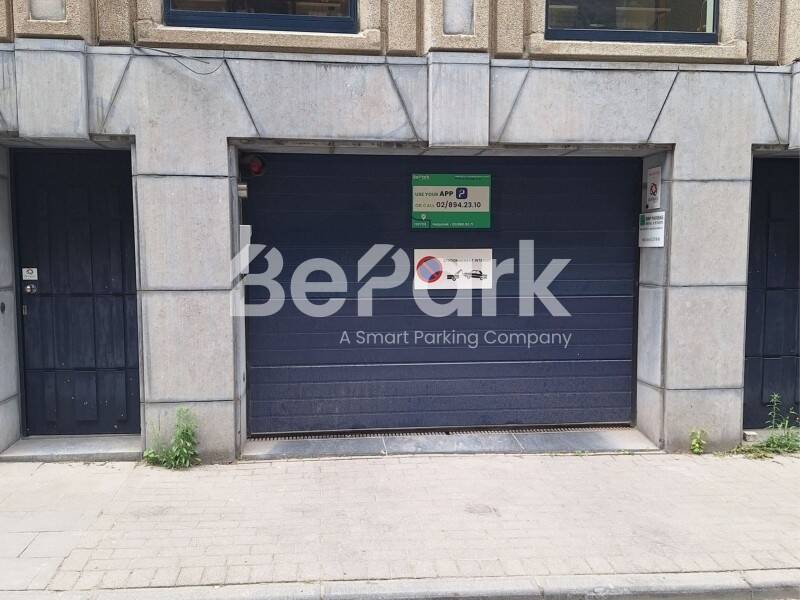 Parking à louer à Bruxelles 1000 182.00€  chambres m² - annonce 579117