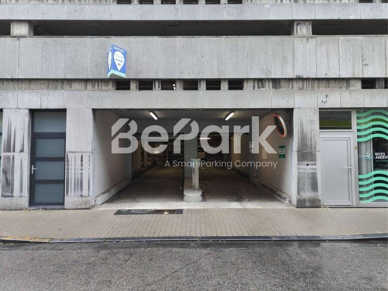 Parking & garage te  huur in Luik 4000 99.00€  slaapkamers m² - Zoekertje 579115