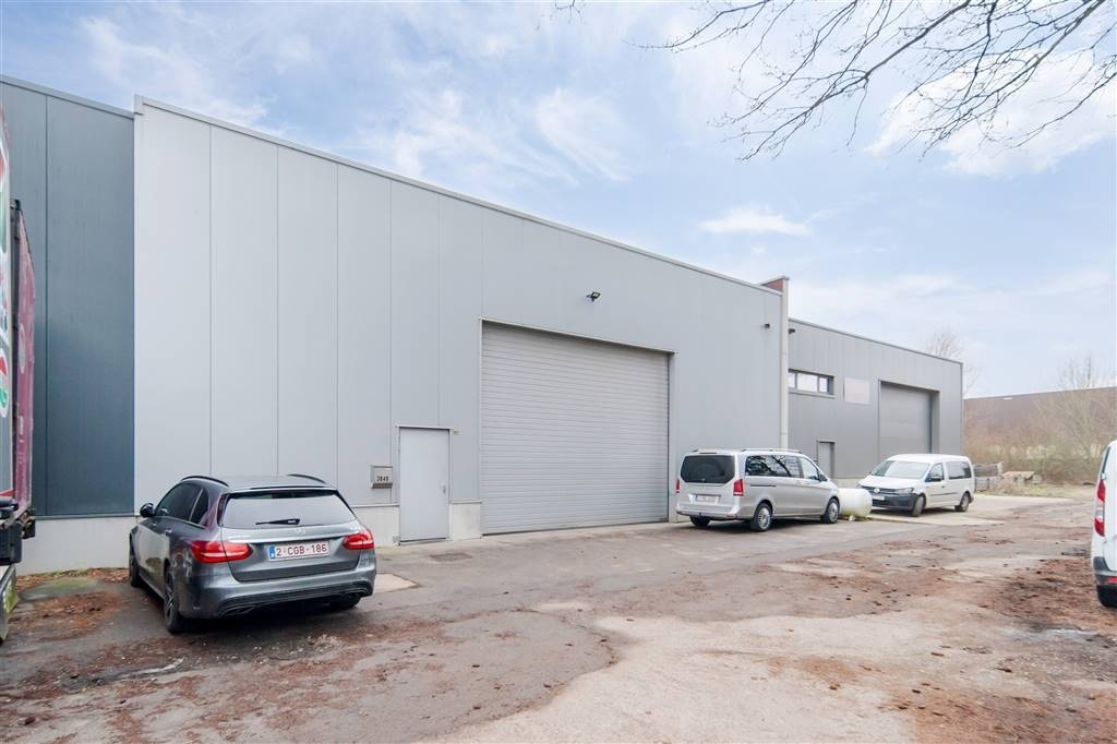 Commerce à vendre à Saint-Trond 3800 890000.00€  chambres m² - annonce 578325