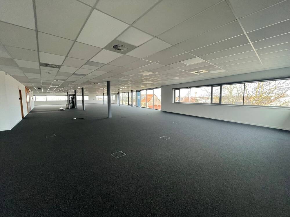 Immeuble de rapport - Immeuble à appartement à vendre à Melle 9090 6411680.00€  chambres 3575.00m² - annonce 578196