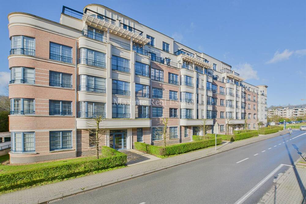 Appartement à  à Woluwe-Saint-Lambert 1200 1995.00€ 3 chambres 100.00m² - annonce 578843