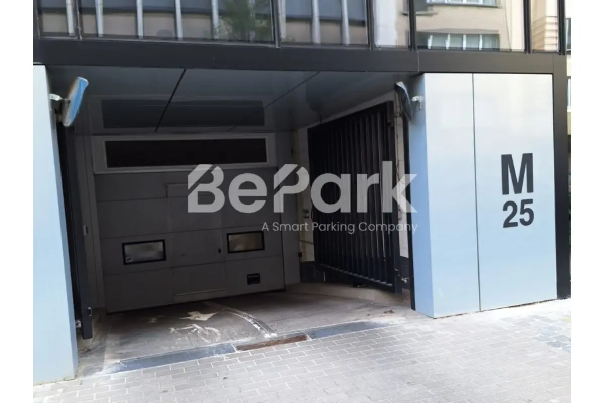Parking te  huur in Brussel 1000 182.00€  slaapkamers m² - Zoekertje 579116
