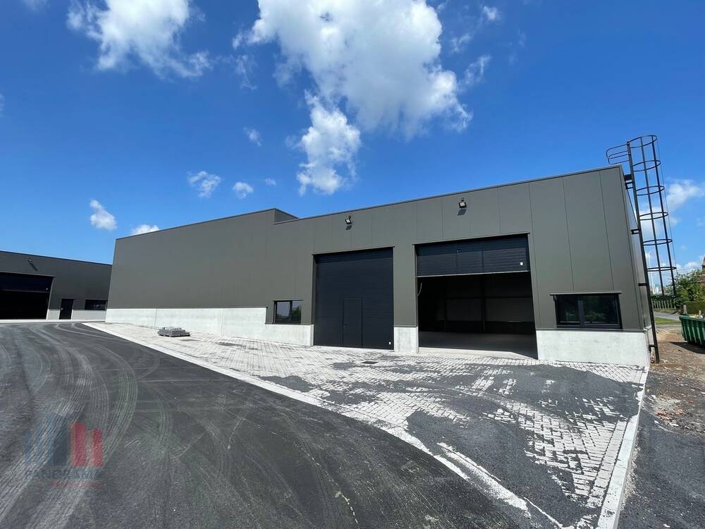 Commerce à vendre à Tielt 8700 645105.00€  chambres 445.00m² - annonce 578204