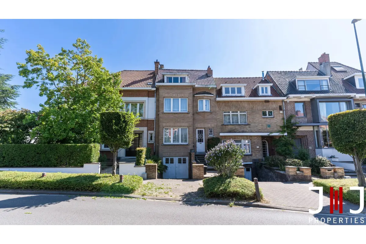 Maison à  à Woluwe-Saint-Pierre 1150 700000.00€ 5 chambres 301.00m² - annonce 578504
