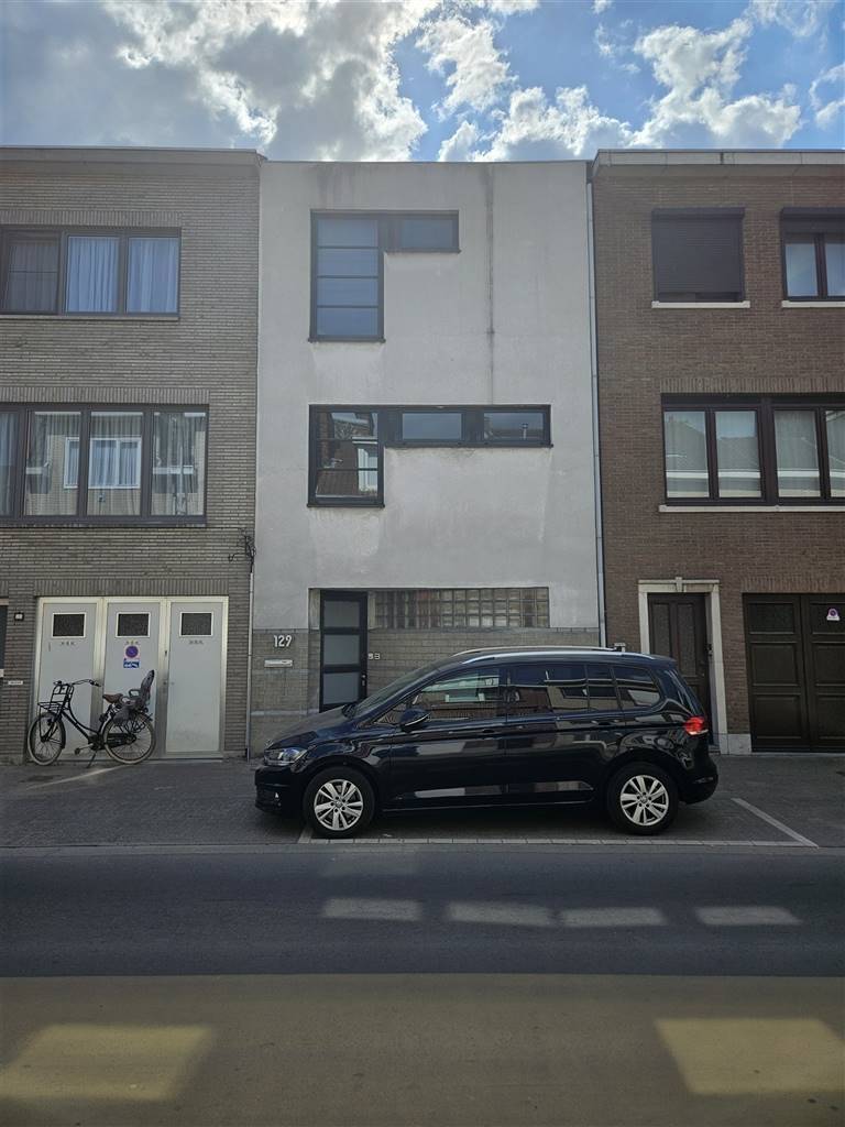 Huis te  huur in Sint-Niklaas 9100 1100.00€ 3 slaapkamers 210.00m² - Zoekertje 578840