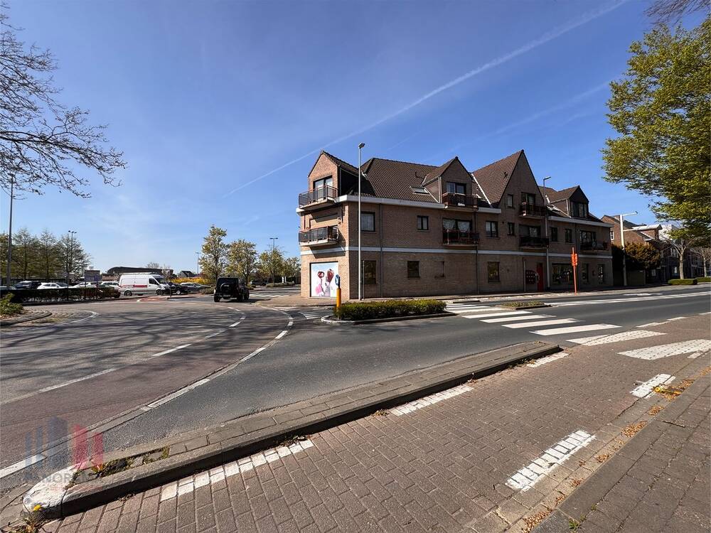 Handelszaak te  huur in Torhout 8820 4685.00€  slaapkamers 865.00m² - Zoekertje 578215