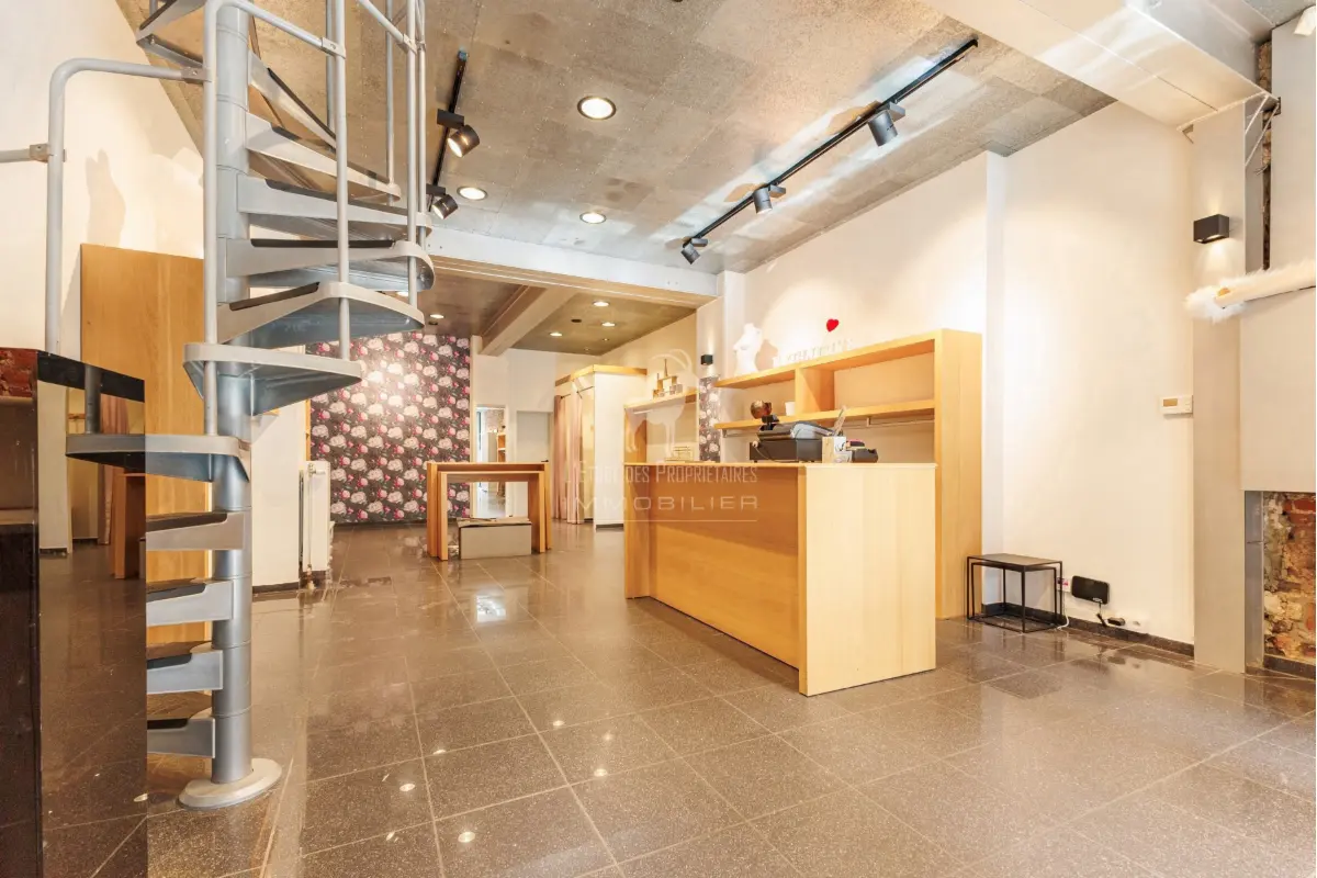 Immeuble mixte à louer à La Louvière 7100 1000.00€ 2 chambres 172.00m² - annonce 579841