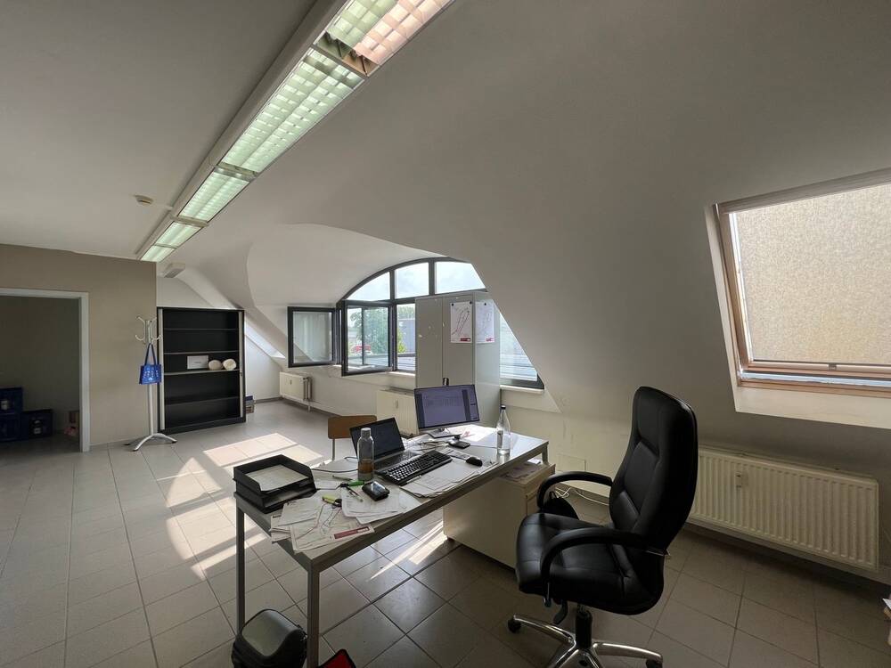 Commerce à louer à Erpe-Mere 9420 2485.00€  chambres 252.00m² - annonce 579385