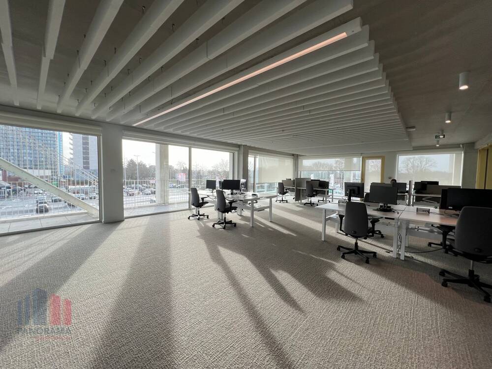 Commerce à louer à Gand 9000 12760.00€  chambres 928.00m² - annonce 579388