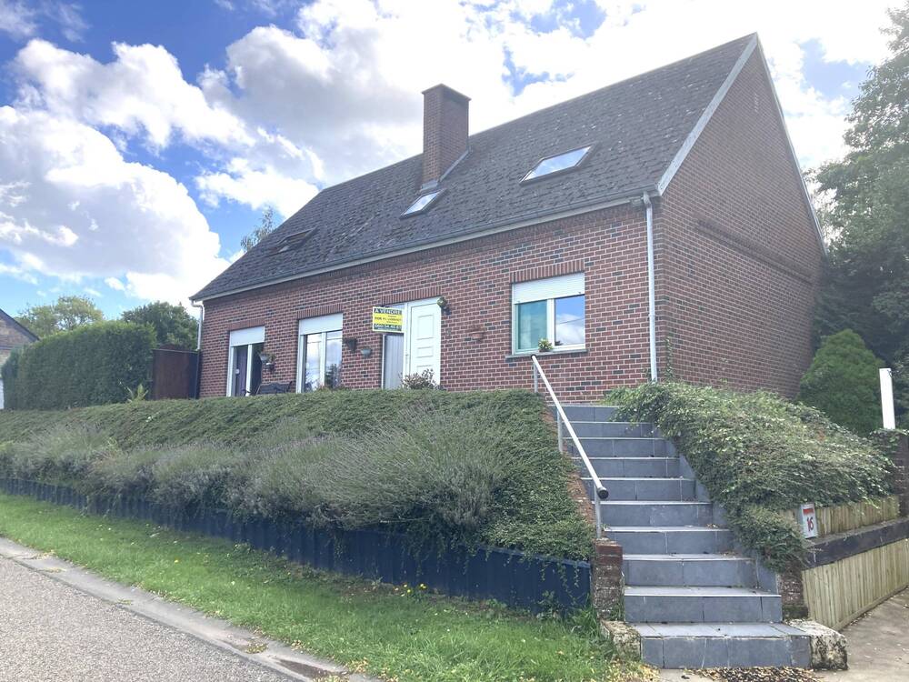 Villa à vendre à Gonrieux 5660 200000.00€ 4 chambres m² - annonce 580528