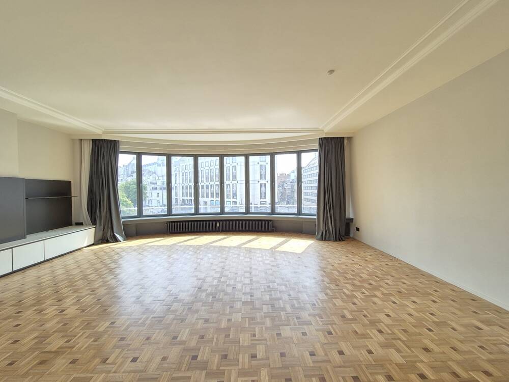 Appartement te  huur in Elsene 1050 2400.00€ 2 slaapkamers 150.00m² - Zoekertje 580435