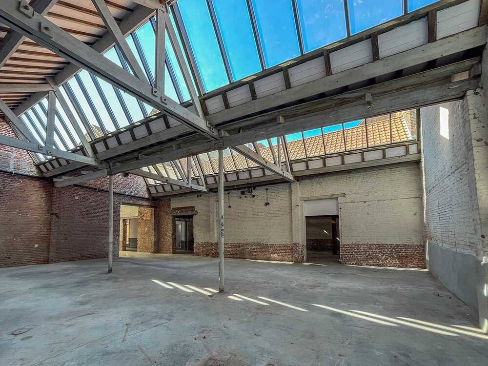 Handelszaak te koop in Vorst 1190 790000.00€ slaapkamers 320.00m² - Zoekertje 580434